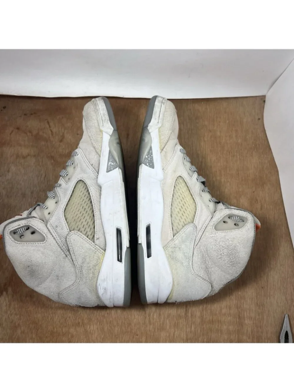 Size 11.5 - Air Jordan 5 Retro SE Craft Light Orewood Brown